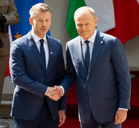 Warszawa 20.05.2026. Spotkanie premiera Donalda Tuska z premierem Wegier Peterem Magyarem --- Polish Prime Minister Donald Tusk receives Hungarian Prime Minister Peter Magyar in his office in Warsaw, Poland, 20 May 2026. Magyar arrived to Poland on the previous day in the company of several ministers of his cabinet to meet leaders in Krakow, Warsaw, and Gdansk on his two-day trip, which is his first official journey abroad since his inauguration on 09 May Persons Shown : Donald Tusk Peter Magyar Fot. Igor Jakubowski Arena Akcji NEWSPIX.PL --- newspix.pl 