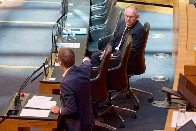 - Wien 20.05.2026 - Österreichisches Parlament Nationalrat - Heute fand im Parlament die 77. Nationalratssitzung statt. PHOTO: Innenminister Gerhard Karner (ÖVP) auf der Regierungsbank, links FPÖ-Chef Herbert Kickl am Rednerpult. Vienna (AUSTRIA) - Austrian Parliament National Council session . Nationalratssitzung *** Vienna 20 05 2026 Austrian Parliament National Council The 77th session of the National Council took place in Parliament today PHOTO Interior Minister Gerhard Karner ÖVP on the government bench, left FPÖ leader Herbert Kickl at the lectern Vienna AUSTRIA Austrian Parliament National Council session National Council session 