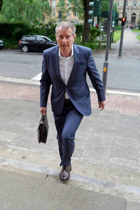CNTV BLOCK- Stephan Hensel Ex-Ehemann und Vater der Kinder von Christina Block Vertreter der Nebenklage am 20.05.2026 in Hamburg Die Angeklagten und Verteidiger kommen wie immer zu Fuss auf der Strasse zum beim Prozess wegen mutmasslicher Kindesentfuehrung im Landgericht Hamburg Strafjustizgebaeude Entfuehrungsfall der Block Kinder Hamburg Deutschland *** CNTV BLOCK Stephan Hensel Ex husband and father of Christina Blocks children Representatives of the joint plaintiff on 20 05 2026 in Hamburg The defendants and defense lawyers come as always on foot on the street to the trial for alleged child abduction in the Hamburg Criminal Court building abduction case of the Block children Hamburg Germany