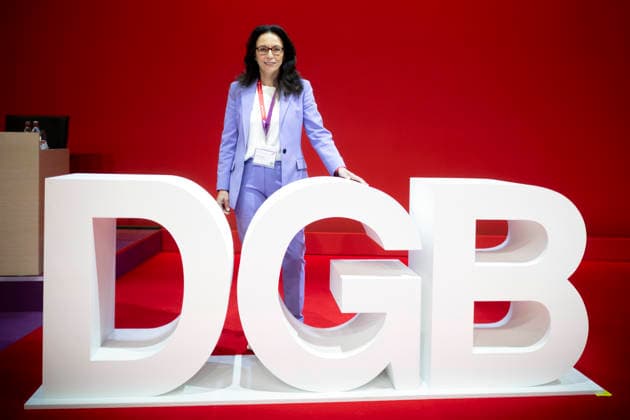 Yasmin Fahimi, DGB-Kongress DEU, Deutschland, Germany, Berlin, 12.05.2026 Portrait Yasmin Fahimi , Vorsitzende vom Gewerkschaftsbund DGB vor dem Logo auf dem 23. Ordentlichen Bundeskongress Deutscher Gewerkschaftsbund DGB unter dem Motto Staerker mit uns in Berlin Deutschland en: Portrait of Yasmin Fahimi , Chairwoman of the German Trade Union Confederation DGB , at the 23rd Ordinary Federal Congress of the German Trade Union Confederation DGB held under the motto Stronger with Us in Berlin Germany . *** Yasmin Fahimi, DGB Kongress DEU, Deutschland, Germany, Berlin, 12 05 2026 Portrait Yasmin Fahimi , Chairwoman of the German Trade Union Confederation DGB in front of the logo at the 23rd Ordinary Federal Congress of the German Trade Unio
