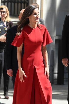 Queen Letizia attends the XV edition of the Luis Carandell Parliamentary Journalism Awards Queen Letizia at the exit of the XV edition of the Luis Carandell Parliamentary Journalism Awards to Paloma Cervilla and Héctor Esteban García at the Senate Palace, on May 20, 2026, in Madrid Spain FAMOUSES QUEEN ROYALTY SENATE José Madrid Madrid Madrid Spain  Copyright: xJosÃ xOlivax 7536450