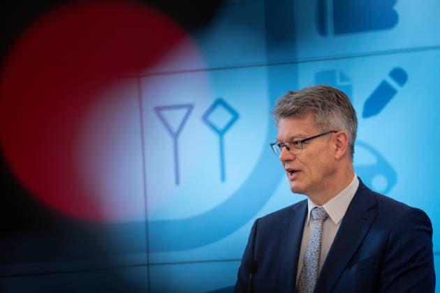 Statement zur Reform der Fahrschulausbildung Patrick Schnieder, Bundesminister fuer Verkehr bei der Pressekonferenz zum Thema Statement zur Reform der Fahrschulausbildung im Anschluss an die Zustimmung durch das Bundeskabinett, Berlin , 20.05.2026 Berlin Berlin Deutschland *** Statement on the reform of driving school training Patrick Schnieder, Federal Minister of Transport at the press conference on the topic Statement on the reform of driving school training following approval by the Federal Cabinet, Berlin , 20 05 2026 Berlin Berlin Germany