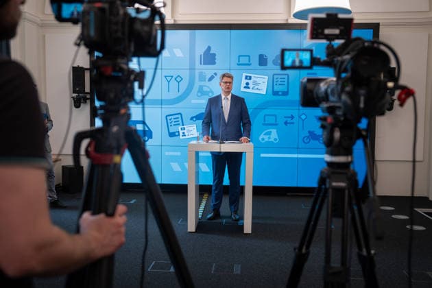 Statement zur Reform der Fahrschulausbildung Patrick Schnieder, Bundesminister fuer Verkehr bei der Pressekonferenz zum Thema Statement zur Reform der Fahrschulausbildung im Anschluss an die Zustimmung durch das Bundeskabinett, Berlin , 20.05.2026 Berlin Berlin Deutschland *** Statement on the reform of driving school training Patrick Schnieder, Federal Minister of Transport at the press conference on the topic Statement on the reform of driving school training following approval by the Federal Cabinet, Berlin , 20 05 2026 Berlin Berlin Germany