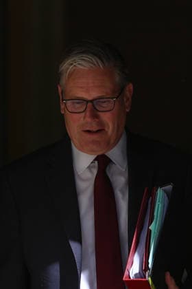May 20, 2026, London, England, United Kingdom: British Prime Minister Sir KEIR STARMER departs 10 Downing Street for the House of Commons to attend Prime MinisterÃ¢â‚¬â ¢s Questions in London. London United Kingdom - ZUMAa279 20260520_zsp_a279_003 Copyright: xZeynepxDemirxAslimx