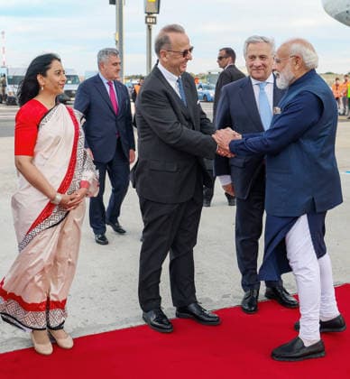 RECORD DATE NOT STATED PM Modi lands in Rome ahead of formal bilateral talks to further strengthen India-Italy ties Rome Italy , May 20 (ANI): Prime Minister Narendra Modi receives a warm welcome by the delegates upon his arrival, in Rome on Tuesday. (DPR PMO ANI Photo) Rome Italy Copyright: xANIx ANI_20260520025