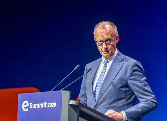 Friedrich Merz besucht eSummit 2026 EUR, Deutschland, Berlin, 20.05.2026: Keynote von Bundeskanzler Friedrich Merz (CDU) auf dem eSummit 2026 ein Gipfeltreffen der Elektro- und Digitalindustrie. Unter dem Motto: Zukunft mAIde with Germany. *** Friedrich Merz visits eSummit 2026 EUR, Germany, Berlin, 20 05 2026 Keynote speech by Federal Chancellor Friedrich Merz CDU at the eSummit 2026 a summit meeting of the electrical and digital industry Under the motto Future mAIde with Germany