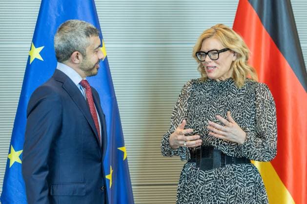Bundestagspräsidentin Julia Klöckner empfängt den Außenminister der VAE Scheich Abdullah bin Zayed Al Nahyan am 20.05.2026 im Reichstagsgebäudes in Berlin Scheich Abdullah bin Zayed Al Nahyan ( Außenminister Vereinigte Arabische Emirate VAE ), links - Julia Klöckner ( Bundestagspräsidentin ), rechts *** President of the Bundestag Julia Klöckner receives the Foreign Minister of the UAE Sheikh Abdullah bin Zayed Al Nahyan on 20 05 2026 in the Reichstag building in Berlin Sheikh Abdullah bin Zayed Al Nahyan Foreign Minister United Arab Emirates UAE , left Julia Klöckner President of the Bundestag , right xJRx