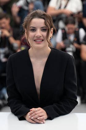 Cannes Le Triangle D Or Photocall LZ Malou Khebizi attending the photocall of Le Triangle D Or during the 79th Cannes International Film Festival in Cannes, France on May 20, 2026, the film selected in the Official Competition. Photo by Laurent Zabulon ABACAPRESS.COM  Copyright: xZabulonxLaurentx