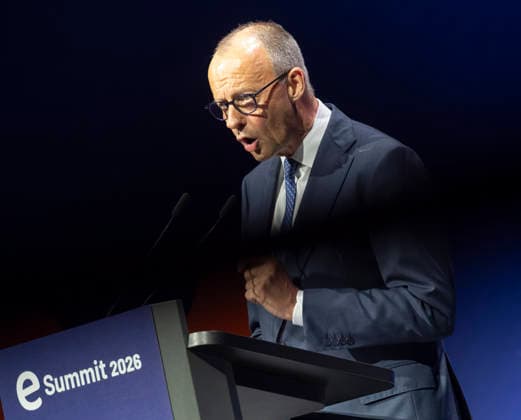 Friedrich Merz besucht eSummit 2026 EUR, Deutschland, Berlin, 20.05.2026: Keynote von Bundeskanzler Friedrich Merz (CDU) auf dem eSummit 2026 ein Gipfeltreffen der Elektro- und Digitalindustrie. Unter dem Motto: Zukunft mAIde with Germany. *** Friedrich Merz visits eSummit 2026 EUR, Germany, Berlin, 20 05 2026 Keynote speech by Federal Chancellor Friedrich Merz CDU at the eSummit 2026 a summit meeting of the electrical and digital industry Under the motto Future mAIde with Germany