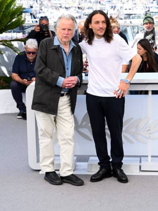 IPA84895476 - Cannes, 79th Cannes Film Festival 2025 - Day 9. Photocall of the film Les Survivants Du Che (Che Guevera: The Last Companions) . Pictured are RÃ gis Debray, Christophie Dimitri RÃ veille.  Copyright: xAlbertoxTerenghix xPoolxPhotoxEventsx07x 84895476