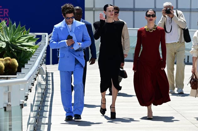 Quim Gutiérrez, Milena Smit, et Bárbara Lennie The team of the film Amarga Navidad arrives at the photocall during the 79th Cannes International Film Festival May 12 23, 2026 , on May 20, 2026 Romain Doucelin Bestimage The team of the film Amarga Navidad arrives at the photocall during the 79th Cannes International Film Festival May 12 23, 2026 , on May 20, 2026 Cannes France  Copyright: xRomainxDoucelinx xBestimagexRomainxDoucelinx xBestimagex