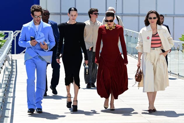 Quim Gutiérrez, Milena Smit, et Bárbara Lennie The team of the film Amarga Navidad arrives at the photocall during the 79th Cannes International Film Festival May 12 23, 2026 , on May 20, 2026 Romain Doucelin Bestimage The team of the film Amarga Navidad arrives at the photocall during the 79th Cannes International Film Festival May 12 23, 2026 , on May 20, 2026 Cannes France  Copyright: xRomainxDoucelinx xBestimagexRomainxDoucelinx xBestimagex