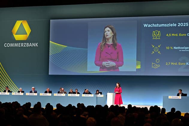 Hauptversammlung Commerzbank AG. Dr. Bettina Orlopp ( Vorstandsvorsitzende Commerzbank AG ) anläßlich der Hauptversammlung der Commerzbank AG am 15.02.2024 in Frankfurt Main. 20260520MWI123426 *** Annual General Meeting Commerzbank AG Dr Bettina Orlopp Chairwoman of the Board of Managing Directors Commerzbank AG on the occasion of the Annual General Meeting of Commerzbank AG on 15 02 2024 in Frankfurt Main 20260520MWI123426