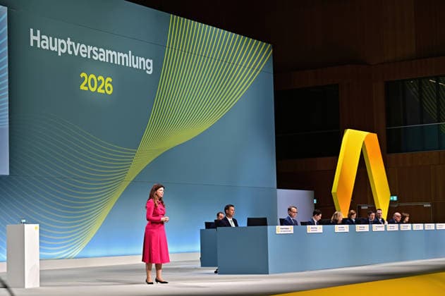 Hauptversammlung Commerzbank AG. Dr. Bettina Orlopp ( Vorstandsvorsitzende Commerzbank AG ) anläßlich der Hauptversammlung der Commerzbank AG am 15.02.2024 in Frankfurt Main. 20260520MWI123453 *** Annual General Meeting Commerzbank AG Dr Bettina Orlopp Chairwoman of the Board of Managing Directors Commerzbank AG on the occasion of the Annual General Meeting of Commerzbank AG on 15 02 2024 in Frankfurt Main 20260520MWI123453
