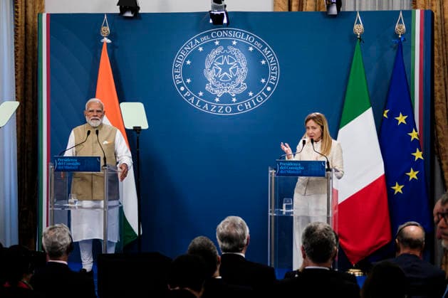 Institutional Visit of Indian Prime Minister Narendra Modi to Italy Italian Prime Minister Giorgia Meloni meets Indian Prime Minister Narendra Modi at Villa Pamphilj during the Indian leader™s institutional visit to Italy. Rome, May 20, 2026. Rome Italy Copyright: xAndreaxCalandrax