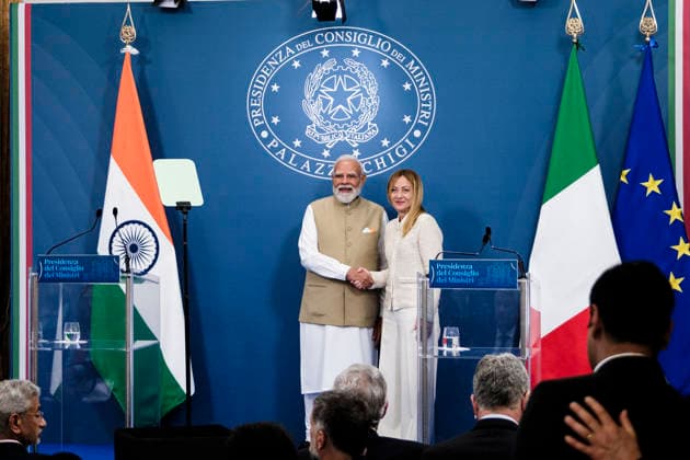 Institutional Visit of Indian Prime Minister Narendra Modi to Italy Italian Prime Minister Giorgia Meloni meets Indian Prime Minister Narendra Modi at Villa Pamphilj during the Indian leader™s institutional visit to Italy. Rome, May 20, 2026. Rome Italy Copyright: xAndreaxCalandrax