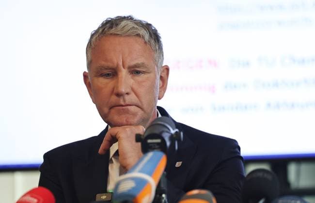 Pressekonferenz AfD - Plagiatsgutachten 20.05.2026, Erfurt, Thueringer Landtag, Raum F056, Pressekonferenz zum neuen Plagiatsgutachten zur Doktorarbeit von Ministerpraesident Mario Voigt unter dem Titel Wissenschaftssimulation? Neues Gutachten belastet Mario Voigts Doktorarbeit schwer im Bild: Fraktionsvorsitzender Bjoern Hoecke (AfD) *** Press conference AfD plagiarism report 20 05 2026, Erfurt, Thuringian state parliament, room F056, Press conference on the new plagiarism report on the doctoral thesis of State Premier Mario Voigt under the title Wissenschaftssimulation Neues Gutachten belastet Mario Voigts Doktorarbeit schwer im Bild Fraktionsvorsitzender Bjoern Hoecke AfD