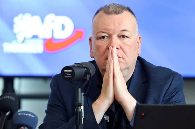 Pressekonferenz AfD - Plagiatsgutachten 20.05.2026, Erfurt, Thueringer Landtag, Raum F056, Pressekonferenz zum neuen Plagiatsgutachten zur Doktorarbeit von Ministerpraesident Mario Voigt unter dem Titel Wissenschaftssimulation? Neues Gutachten belastet Mario Voigts Doktorarbeit schwer im Bild: Dr. Stefan Weber (Privatdozent an der Universitaet Wien) *** Press conference AfD plagiarism report 20 05 2026, Erfurt, Thuringian state parliament, room F056, Press conference on the new plagiarism report on the doctoral thesis of State Premier Mario Voigt under the title Science simulation New report heavily incriminates Mario Voigts doctoral thesis in the picture Dr Stefan Weber private lecturer at the University of Vienna