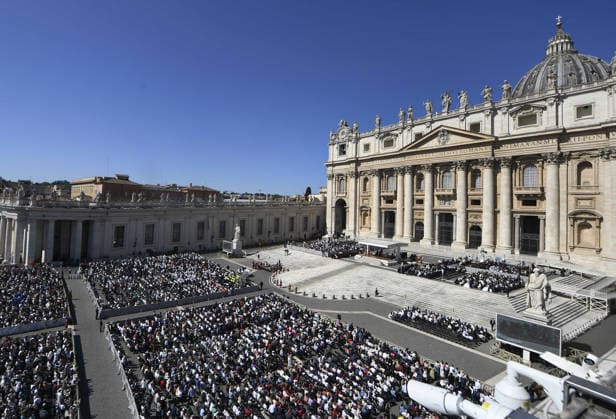Pope Leo XIV Leads The General Audience - Vaican Pope Leo XIV attends the weekly general audience in Saint Peter’s square, Vatican on May 20, 2026. Photo by (EV) Matteo Pernaselci Vatican Media ABACAPRESS.COM Rome Vatican (or Holy See)  Copyright: xABACAx