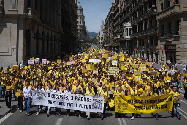 Plataforma Catalunya 0 3 demonstrates in Barcelona to demand improvements in the educational stage from zero to three years Numerous people during the official demonstration called by the educational community of the first cycle of infant education, on May 20, 2026, in Barcelona, Catalunya Espana Families and professionals integrated in the Plataforma Catalunya 0 3 march in a mobilization that goes through the center of the city from Plaça Universitat to Plaça Sant Jaume The meeting serves to demand a universal and free public network, the equalization of the working conditions of educators and a comprehensive improvement of the ratios in the classrooms 20 MAY 2026 LABOR DISPUTE EDUCATION Barcelona, Catalunya Barcelona, Catalunya Espana  Copyright: xDavidxZorrakinox 7537051