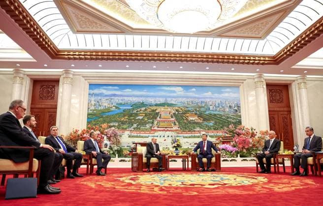 China Russia 9169923 20.05.2026 Russian President Vladimir Putin and Chinese President Xi Jinping have tea following their meeting at the Great Hall of the People in Beijing, China. Others from left, Russian Ambassador to China Igor Morgulov, Deputy Chief of Staff of the Russian Presidential Executive Office Maxim Oreshkin, Presidential Aide Yury Ushakov and Russian Foreign Minister Sergey Lavrov, director of the Chinese Communist Party General Office Cai Qi and Chinese Foreign Minister Wang Yi. Alexander Kazakov Sputnik Beijing China  Copyright: xAlexanderxKazakovx