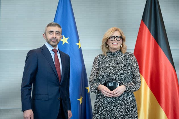 Julia Klöckner, Scheich Abdullah bin Zayed Al Nahyan Berlin, Bundestagspräsidentin, Julia Klöckner, Außenminister VAE, Scheich Abdullah bin Zayed Al Nahyan, Reichstagsgebäude Berlin Berlin GER *** Julia Klöckner, Sheikh Abdullah bin Zayed Al Nahyan Berlin, President of the Bundestag, Julia Klöckner, Foreign Minister UAE, Sheikh Abdullah bin Zayed Al Nahyan, Reichstag Building Berlin Berlin GER