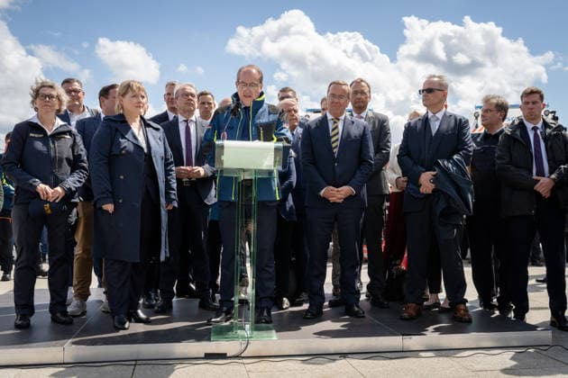 Alexander Dobrindt, Boris Pistorius Berlin, Bundesinnenminister, Alexander Dobrindt, Bundesverteidigungsminister, Boris Pistorius, Pakt für den Bevölkerungsschutz Berlin Berlin GER *** Alexander Dobrindt, Boris Pistorius Berlin, Federal Minister of the Interior, Alexander Dobrindt, Federal Minister of Defense, Boris Pistorius, Pact for Civil Protection Berlin Berlin GER