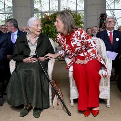 Queen Paola Foundation Awards 2026 BRUSSELS, BELGIUM - MAY 20 : Queen Paola of Belgium and Princess Claire of Belgium pictured during the Queen Paola Foundation Awards in the Orangery at Laeken Palace. Through these Awards, the Foundation aims to recognise initiatives that promote the inclusion and education of disadvantaged young people aged between 3 and 25, whilst inspiring others to get involved or to set up similar projects on May 20, 2026 in Brussels, Belgium, 20 05 2026 Brussels Belgium  Copyright: xDidierxLebrunx