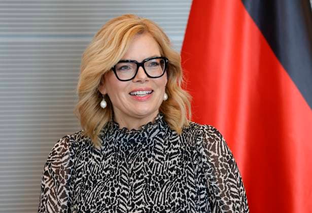 Deutschland, Berlin, Reichstag, Bundestagspräsidentin Julia Klöckner empfängt den Außenminister der Vereinigten Arabischen Emirate, Scheich Abdullah bin Zayed Al Nahyan, zu einem Gespräch. *** Germany, Berlin, Reichstag, Bundestag President Julia Klöckner receives the Foreign Minister of the United Arab Emirates, Sheikh Abdullah bin Zayed Al Nahyan, for talks