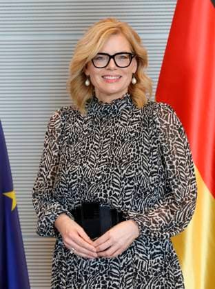 Bundestagspräsidentin Julia Klöckner, Deutschland, Berlin, Reichstag, Bundestagspräsidentin Julia Klöckner empfängt den Außenminister der Vereinigten Arabischen Emirate, Scheich Abdullah bin Zayed Al Nahyan, zu einem Gespräch. *** President of the Bundestag Julia Klöckner, Germany, Berlin, Reichstag, President of the Bundestag Julia Klöckner receives the Foreign Minister of the United Arab Emirates, Sheikh Abdullah bin Zayed Al Nahyan, for talks