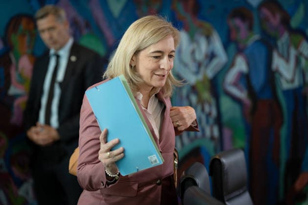 Kabinettsitzung, Bundesregierung, Auftakt Auftakt, Kabinettsitzung, Bundesregierung, Nina Warken, Bundesgesundheitsministerin Berlin Berlin GER *** Cabinet meeting, Federal Government, Kick-off Kick-off, Cabinet meeting, Federal Government, Nina Warken, Federal Minister of Health Berlin Berlin GER