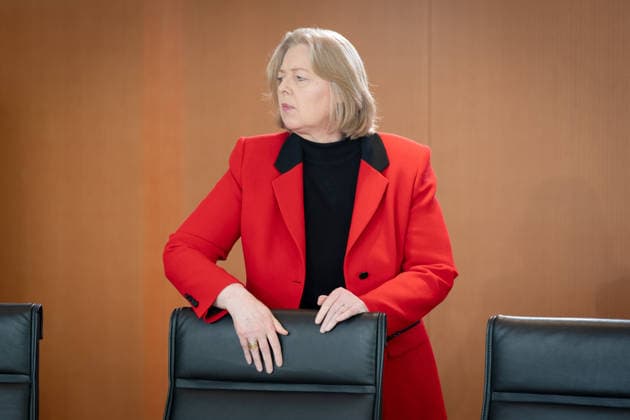 Kabinettsitzung, Bundesregierung, Auftakt Auftakt, Kabinettsitzung, Bundesregierung, Bärbel Bas, Bundesministerin, Arbeit, Soziales Berlin Berlin GER *** Cabinet meeting, Federal Government, Kick-off Kick-off, Cabinet meeting, Federal Government, Bärbel Bas, Federal Minister, Labor, Social Affairs Berlin Berlin GER