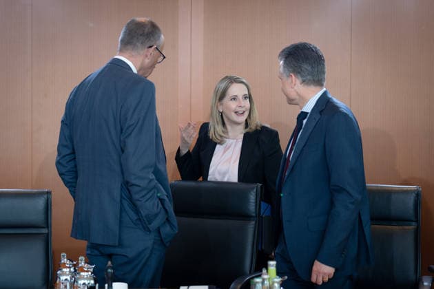 Kabinettsitzung, Bundesregierung, Auftakt Auftakt, Kabinettsitzung, Bundesregierung, Bundeskanzler, Friedrich Merz, Kanzleramtsminister, Thorsten Frei, Verena Hubertz, Bundesministerin, Wohnen, Bauwesen Berlin Berlin GER *** Cabinet meeting, Federal Government, Federal Government, Federal Chancellor, Friedrich Merz, Minister of the Chancellery, Thorsten Frei, Verena Hubertz, Federal Minister, Housing, Construction Berlin Berlin GER