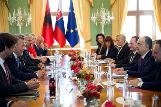 Official state visit of Albanian President Barjam Begaj to Slovakia BRATISLAVA, SLOVAKIA - MAY 20: The President of Slovakia, Peter Pellegrini (2nd L) meets with the President of Albania, Bajram Begaj (2nd R) who arrived on an official visit in Bratislava, Slovakia on May 20, 2026. This is the first ever visit by an Albanian head of state to Slovakia, with the aim of establishing more intensive cooperation between the countries. Zuzana Gogova Anadolu Bratislava Slovakia. Editorial use only. Please get in touch for any other usage.  Copyright: x2026xAnadoluxZuzanaxGogovax