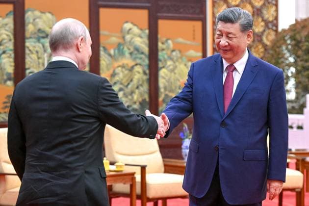 China Russia 9170006 20.05.2026 Russian President Vladimir Putin and Chinese President Xi Jinping shake hands before a tea ceremony following their meeting at the Great Hall of the People in Beijing, China. Kristina Solovyova Sputnik Beijing China  Copyright: xKristinaxSolovyovax