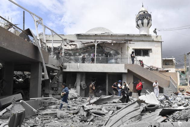 The Israeli army targeted a health center in southern Lebanon TYRE, LEBANON - MAY 20: A general view of the heavy destruction following an Israeli airstrike on a health center belonging to the Islamic Health Authority (Hayaa) in the Al-Mashouk area near the southern city of Tyre, Lebanon, on May 20, 2026. Hossam Basil Shabat Anadolu Tyre Lebanon. Editorial use only. Please get in touch for any other usage.  Copyright: x2026xAnadoluxHossamxBasilxShabatx