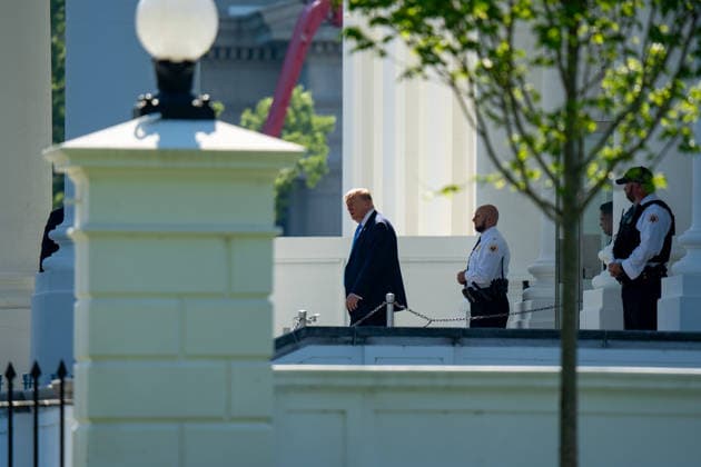 May 20, 2026, Washington, Dc, United States: President DONALD TRUMP departs the White House heading to the US Coast Guard Academy where he will speak at graduation on May 20, 2026. Washington United States - ZUMAl312 20260520_znp_l312_004 Copyright: xAndrewxLeydenx