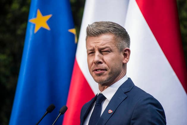 PM Peter Magyar meets PM Tusk in Warsaw - 20 May 2026 Hungary s Prime Minister Péter Magyar speaks at a press conference with PM Donald Tusk (not in view) in Warsaw. Hungarian Prime Minister, Péter Magyar arrived in Poland for the first official foreign visit since he took the office, signaling a strategic priority for Budapest s new administration. The high-level bilateral talks between the Polish and Hungarian Prime Ministers focused on strengthening regional cooperation and aligning national interests within the European Union. Key agenda items included critical international developments, European security frameworks, and joint defense initiatives amid evolving geopolitical challenges in Central and Eastern Europe. Warsaw Poland Copyright: xAttilaxHusejnowx xSOPAxImagesx AHUSEJNOW_9719