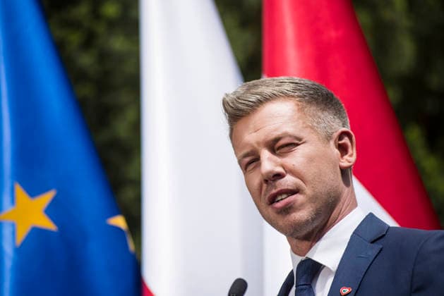PM Peter Magyar meets PM Tusk in Warsaw - 20 May 2026 Hungary s Prime Minister Péter Magyar speaks at a press conference with PM Donald Tusk (not in view) in Warsaw. Hungarian Prime Minister, Péter Magyar arrived in Poland for the first official foreign visit since he took the office, signaling a strategic priority for Budapest s new administration. The high-level bilateral talks between the Polish and Hungarian Prime Ministers focused on strengthening regional cooperation and aligning national interests within the European Union. Key agenda items included critical international developments, European security frameworks, and joint defense initiatives amid evolving geopolitical challenges in Central and Eastern Europe. Warsaw Poland Copyright: xAttilaxHusejnowx xSOPAxImagesx AHUSEJNOW_9720
