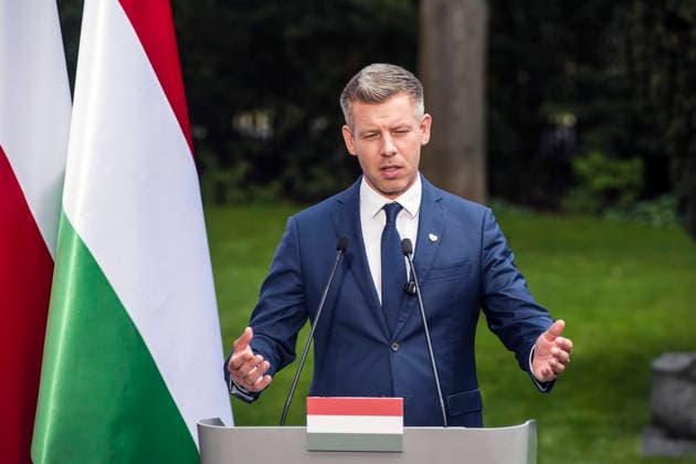 PM Peter Magyar meets PM Tusk in Warsaw - 20 May 2026 Hungary s Prime Minister Péter Magyar speaks at a press conference with PM Donald Tusk (not in view) in Warsaw. Hungarian Prime Minister, Péter Magyar arrived in Poland for the first official foreign visit since he took the office, signaling a strategic priority for Budapest s new administration. The high-level bilateral talks between the Polish and Hungarian Prime Ministers focused on strengthening regional cooperation and aligning national interests within the European Union. Key agenda items included critical international developments, European security frameworks, and joint defense initiatives amid evolving geopolitical challenges in Central and Eastern Europe. Warsaw Poland Copyright: xAttilaxHusejnowx xSOPAxImagesx AHUSEJNOW_9728