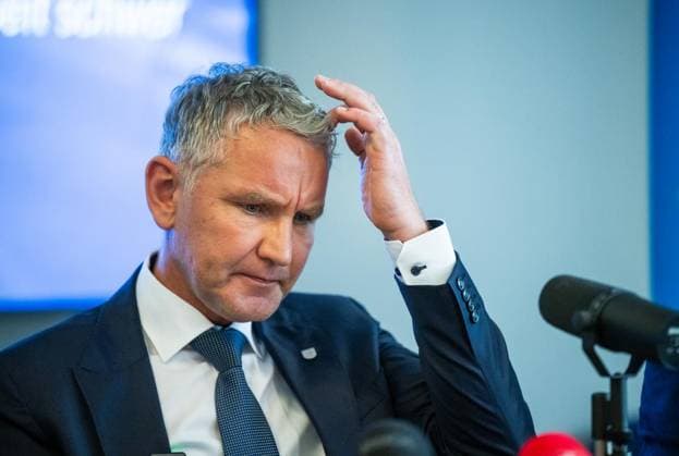 THÜRINGER LANDTAG - BJÖRN HÖCKE (AFD) UND STEFAN WEBER, PRIVATDOZENT AN DER UNIVERSITÄT WIEN, STELLEN PLAGIATSGUTACHTEN ZUR DOKTORARBEIT VON MINISTERPRÄSIDENT MARIO VOIGT VOR ** NUR FÜR REDAKTIONELLE ZWECKE ** EDITORIAL USE ONLY **<p>20 05 2026-Erfurt: Björn Höcke (AfD), Fraktionsvorsitzender AfD im Thüringer Landtag und Stefan Weber, Privatdozent an der Universität Wien, stellen in einer Pressekonferenz am 20. Mai 2026 ein Plagiatsgutachten zur Doktorarbeit von Ministerpräsident Mario Voigt (CDU) vor. ( Deutschland Thueringen Erfurt Copyright: SaschaxFromm *** THURINGIAN STATE PARLIAMENT BJÖRN HÖCKE AFD AND STEFAN WEBER, PRIVATE DOCTOR AT THE UNIVERSITY OF VIENNA, PRESENT PLAGIATIVE STUDY ON MINISTER-PRESIDENT MARIO VOIGTS DO Copyright: SaschaxFromm doc85xh0rq3oevayc17fz1 ,EDITORIAL USE ONLY