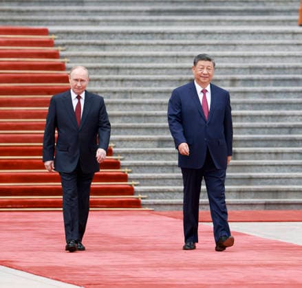 (260520) -- BEIJING, May 20, 2026 -- Chinese President Xi Jinping holds a welcome ceremony for Russian President Vladimir Putin, who is on a state visit to China, at the square outside the east gate of the Great Hall of the People prior to their talks in Beijing, capital of China, May 20, 2026. Xi held talks with Putin at the Great Hall of the People in Beijing on Wednesday. ) CHINA-BEIJING-XI JINPING-RUSSIA-PUTIN-TALKS (CN) DingxHaitao 