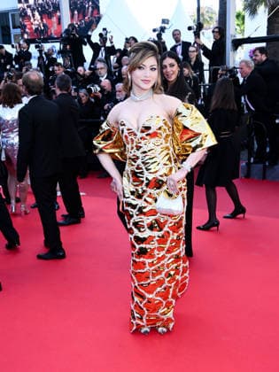 IPA84904883 - Cannes, 79th Cannes Film Festival 2025 - evening 9. red carpet LA BATAILLE DE GAULLE : L Ã‚GE DE FER. Pictured: Urvashi Rautela  Copyright: xTerenghi Ipa-Agency.netx xPoolxPhotoxEventsx07x 84904883