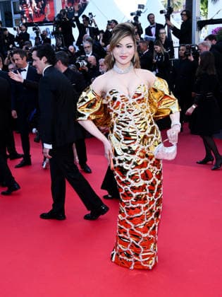 IPA84904884 - Cannes, 79th Cannes Film Festival 2025 - evening 9. red carpet LA BATAILLE DE GAULLE : L Ã‚GE DE FER. Pictured: Urvashi Rautela  Copyright: xTerenghi Ipa-Agency.netx xPoolxPhotoxEventsx07x 84904884