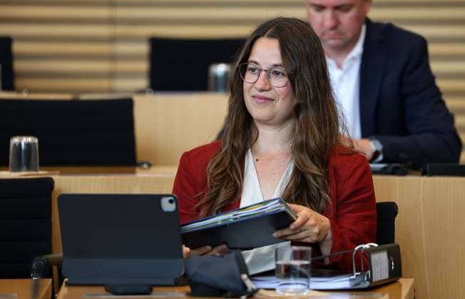 Plenum Thueringer Landtag 20.05.2026, Erfurt, Thueringer Landtag, 43.Plenarsitzung, im Bild: Lena Saniye Guengoer (Die LINKE) *** Plenary session Thuringian state parliament 20 05 2026, Erfurt, Thuringian state parliament, 43 plenary session, in the picture Lena Saniye Guengoer Die LINKE