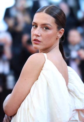 Cannes - La Bataille De Gaulle: L Age De Fer De Gaulle: Tilting Iron Red Carpet Adele Exarchopoulos at the La Bataille De Gaulle: L Age De Fer (De Gaulle: Tilting Iron) screening on the red carpet during the 79th annual Cannes Film Festival at Palais des Festivals on May 20, 2026 in Cannes, France. Photo by Jerome Domine ABACAPRESS.COM Cannes France  Copyright: xDominexJerome ABACAx