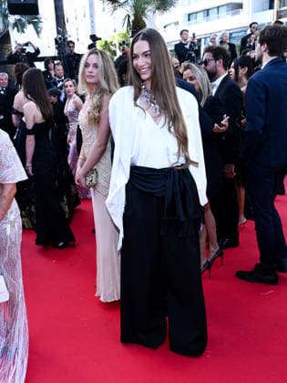 IPA84906901 - Cannes, 79th Cannes Film Festival 2025 - evening 9. red carpet LA BATAILLE DE GAULLE : L Ã‚GE DE FER. Pictured: Mara Lafontan  Copyright: xTerenghi Ipa-Agency.netx xPoolxPhotoxEventsx07x 84906901