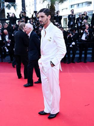 IPA84906156 - Cannes, 79th Cannes Film Festival 2025 - evening 9. red carpet LA BATAILLE DE GAULLE : L Ã‚GE DE FER. Pictured: Niels Schneider  Copyright: xTerenghi Ipa-Agency.netx xPoolxPhotoxEventsx07x 84906156