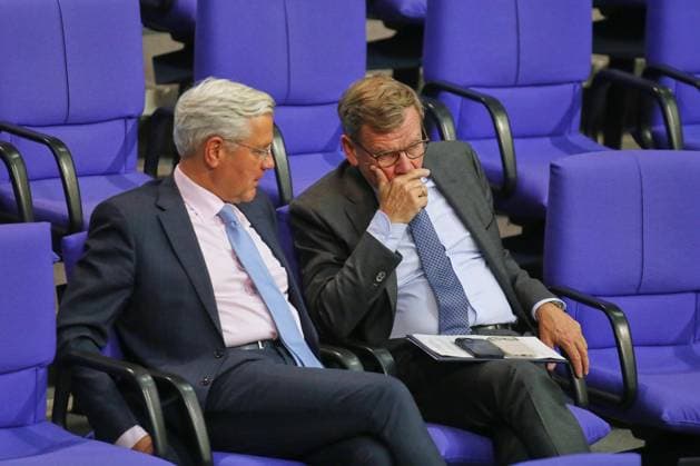 Berlin, Deutschland, 20.05.2026: Deutscher Bundestag: 79. Bundestagssitzung: Norbert Röttgen (CDU) und Bundesminister des Auswärtigen Johann Wadephul (CDU) *** Berlin, Germany, 20 05 2026 German Bundestag 79 Bundestag session Norbert Röttgen CDU and Federal Minister for Foreign Affairs Johann Wadephul CDU Copyright: xdtsxNachrichtenagenturx dts_119671