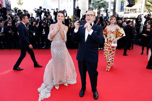 Via Lemann, Kevin Spacey Montée des marches du film La bataille de Gaulle Lâge de fer lors du 79ème Festival International du Film de Cannes, le 20 mai 2026 Jacovides Moreau Bestimage Red carpet for La bataille de Gaulle Lâge de fer at the 79th Cannes International Film Festival on May 20, 2026 Cannes France  Copyright: xJACOVIDES-MOREAUx xBESTIMAGExJACOVIDES-MOREAUx xBESTIMAGEx